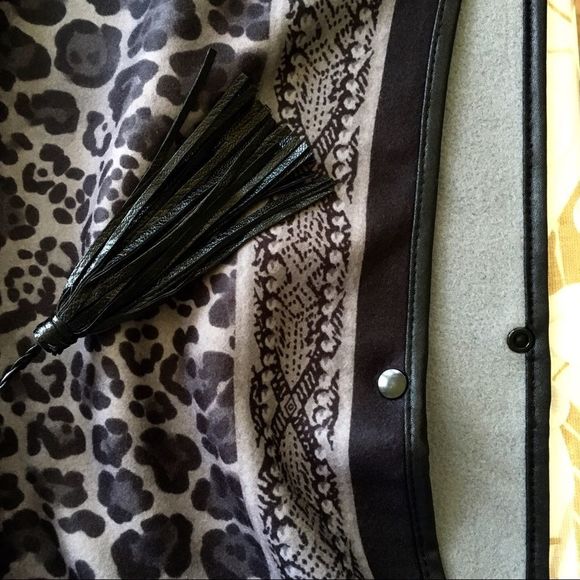 Leopard Print Gray & Black Wrap Shawl, Tassel Ties Closure, Oversized, Boxy, - Picture 5 of 8
